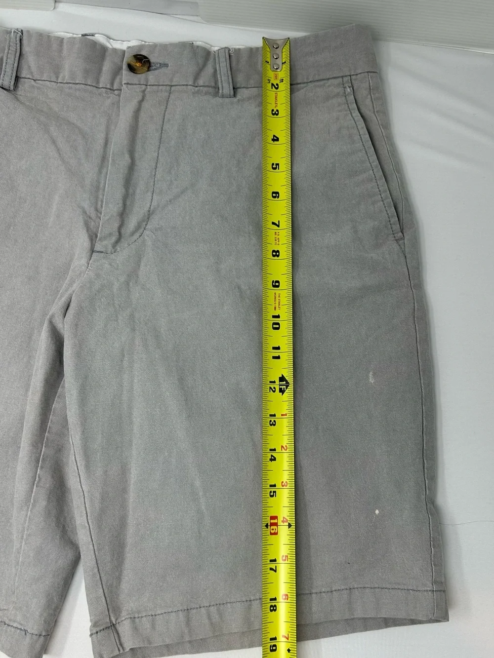 Old Navy Ultimate Slim Built in Flex Gray Shorts Size 32